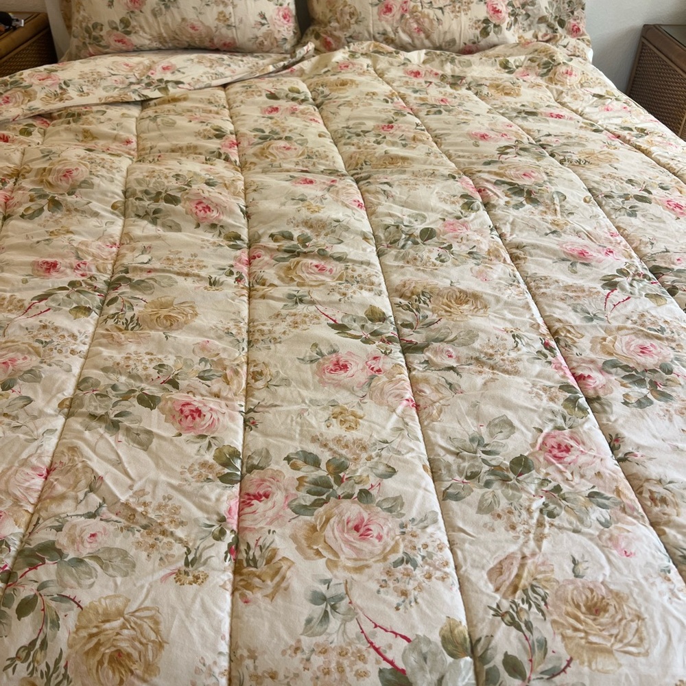 Ralph Lauren Pink and Green Floral Bedding Sheets - Picture 2 of 5